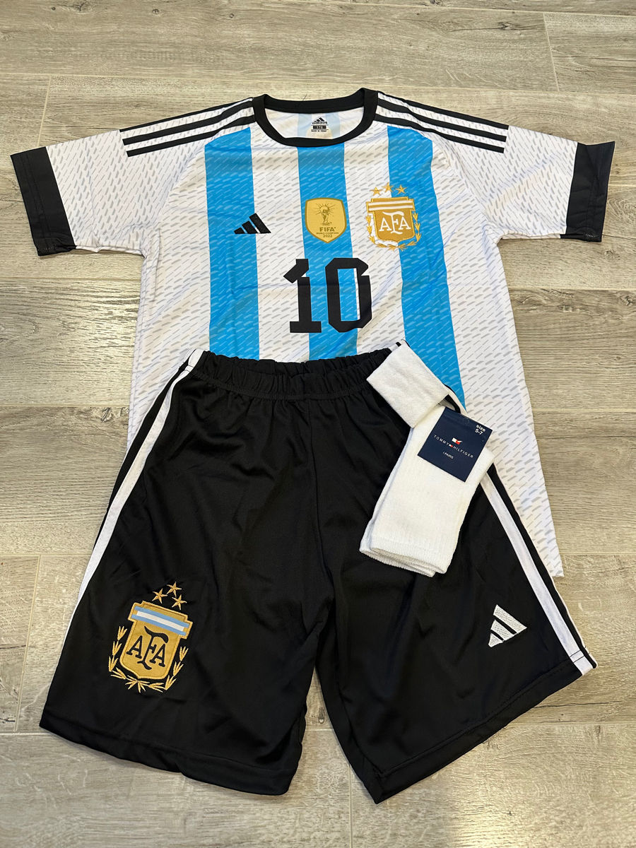 Costum fotbal Lamine Yamal 140 cm,152 cm foto 1