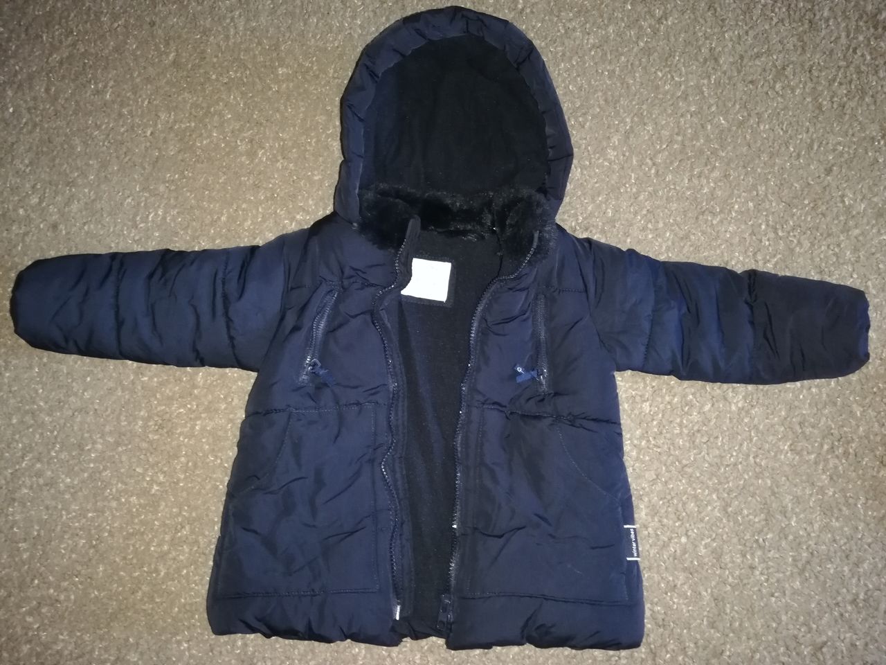 Курточки и платья для девочки 2-4 года Benetton, Zara, H&M