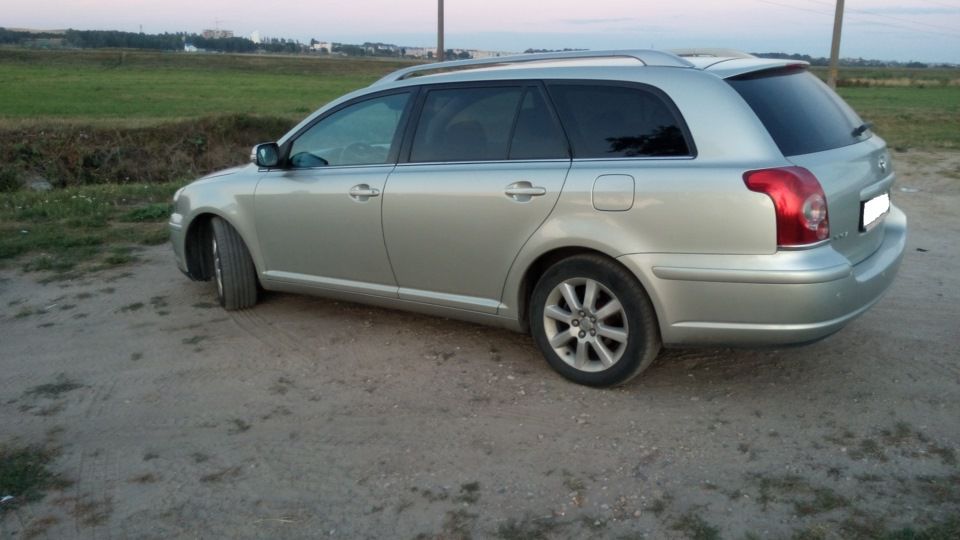 Toyota Avensis 2.2 d-cat  2.2 d4d 2.0 D4d 1.8 2.0 1996-2015dezmembrez sedan  hacibak.universal.k foto 2