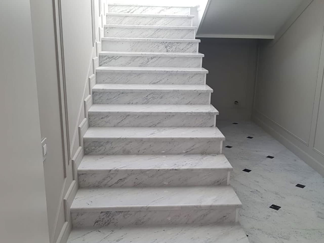 Pervazuri din marmura, granit si travertin. foto 8