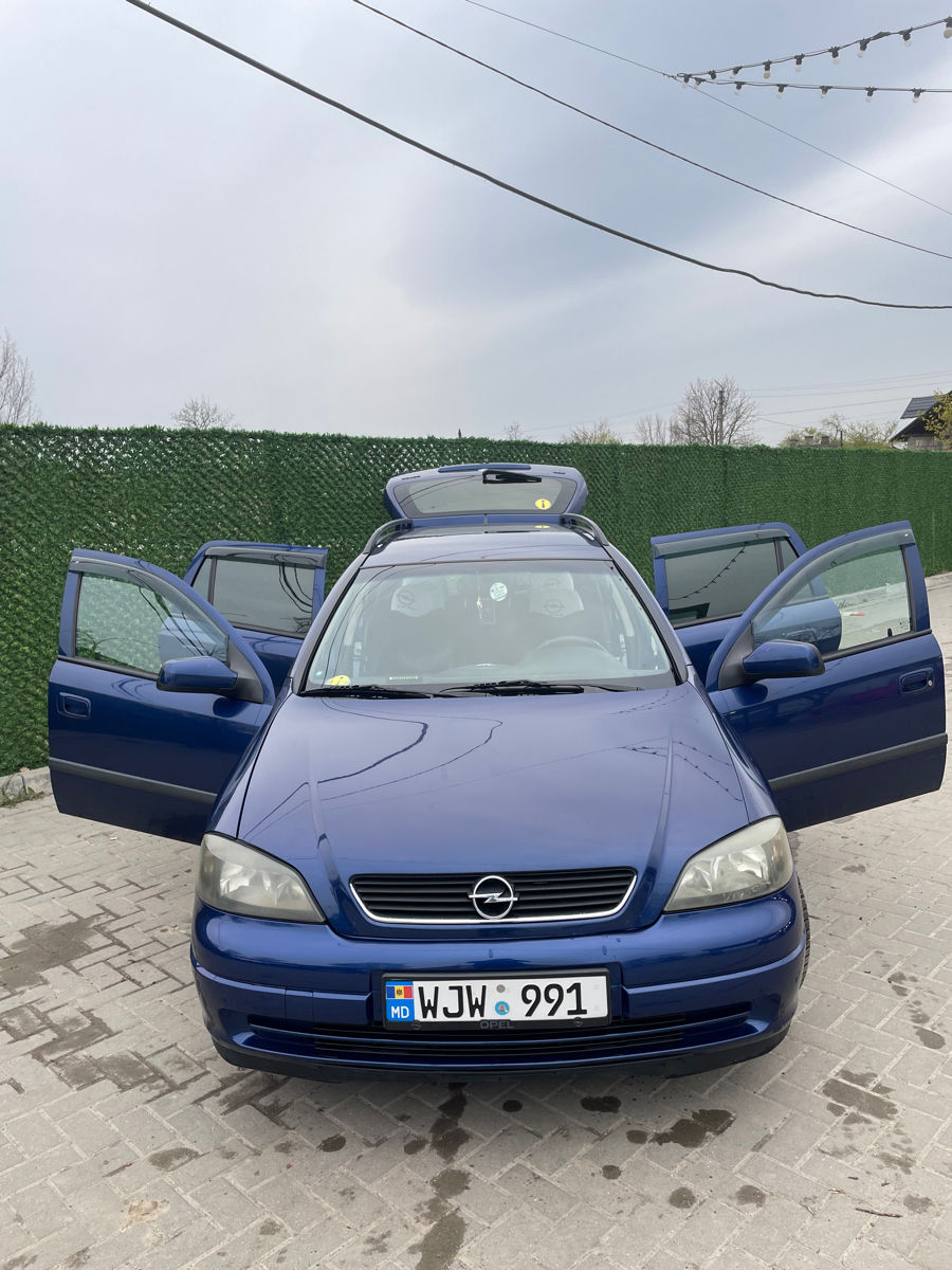 Opel Astra фото 0