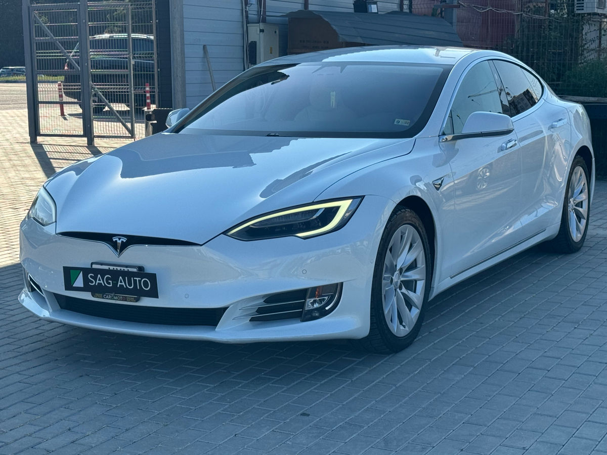 Tesla Model S an. 2017