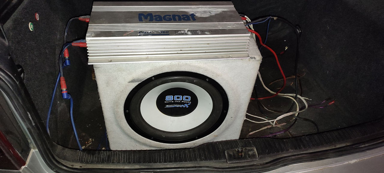 Subwoofer și amplificator magnat