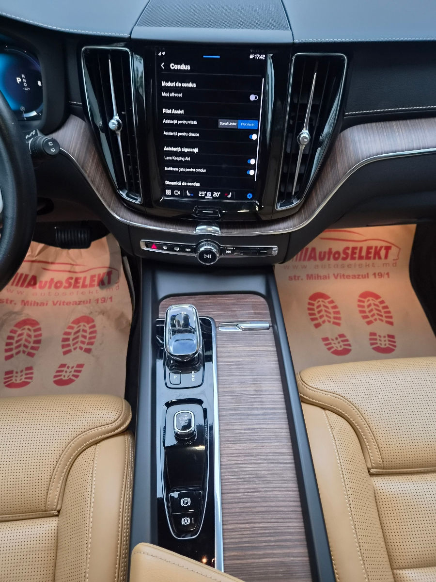 Volvo XC60 2022 photo 10