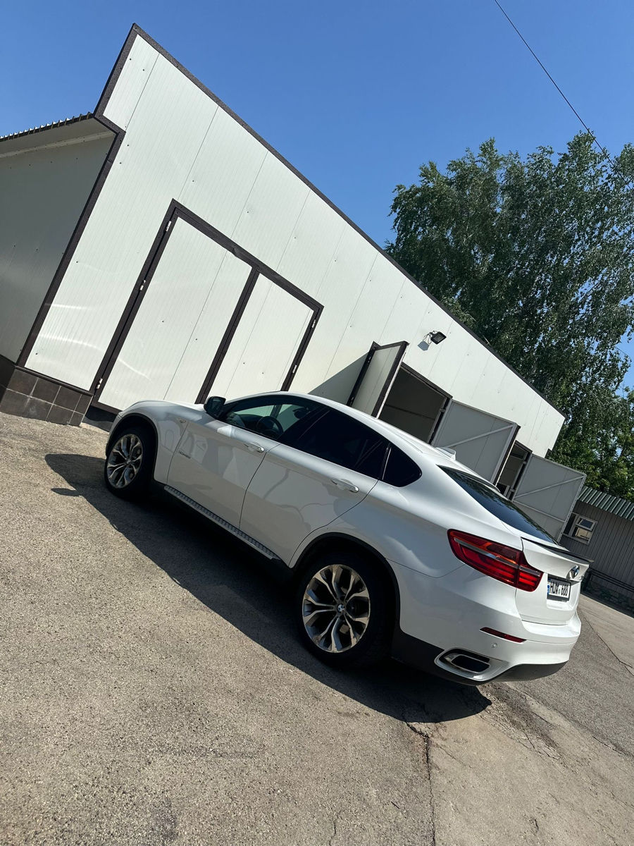 BMW X6 фото 6