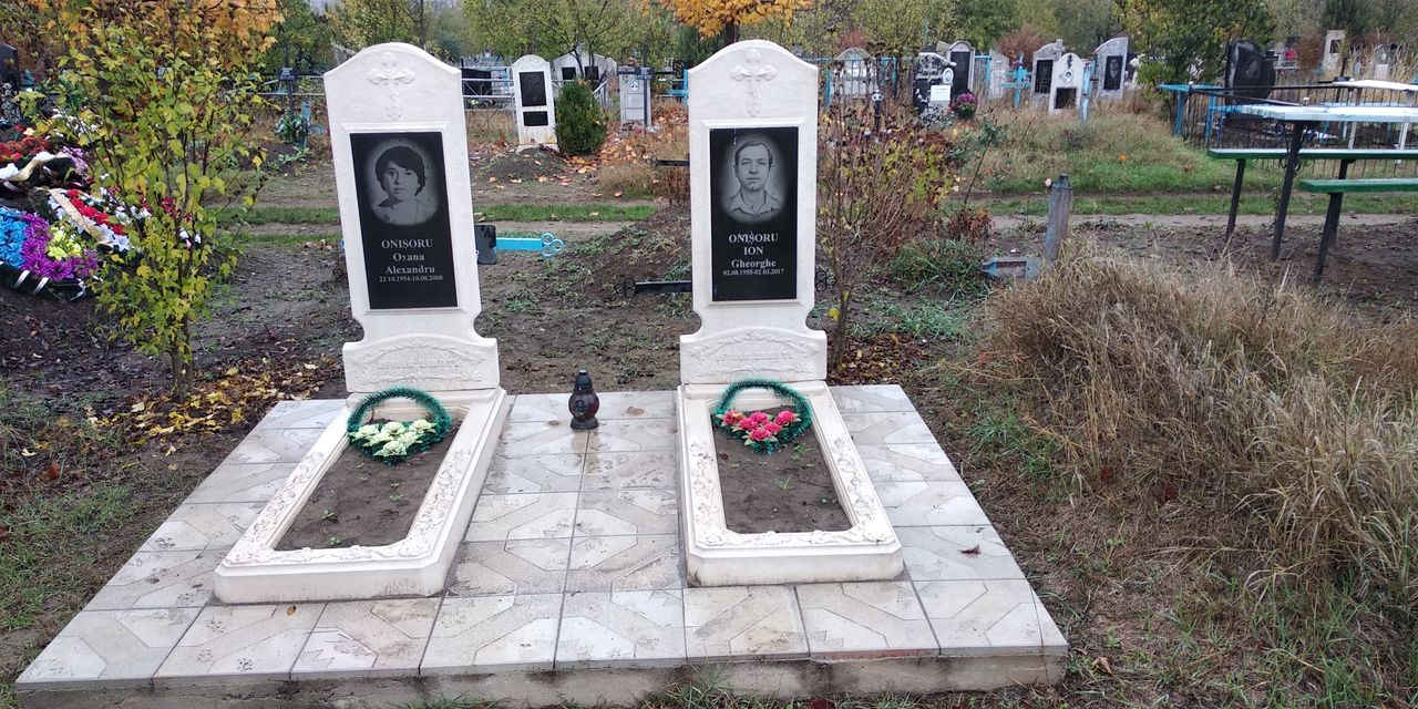 Monumente funerare din granit si beton in leova,iargara,cantemir,comrat,cimislia.hincest foto 4
