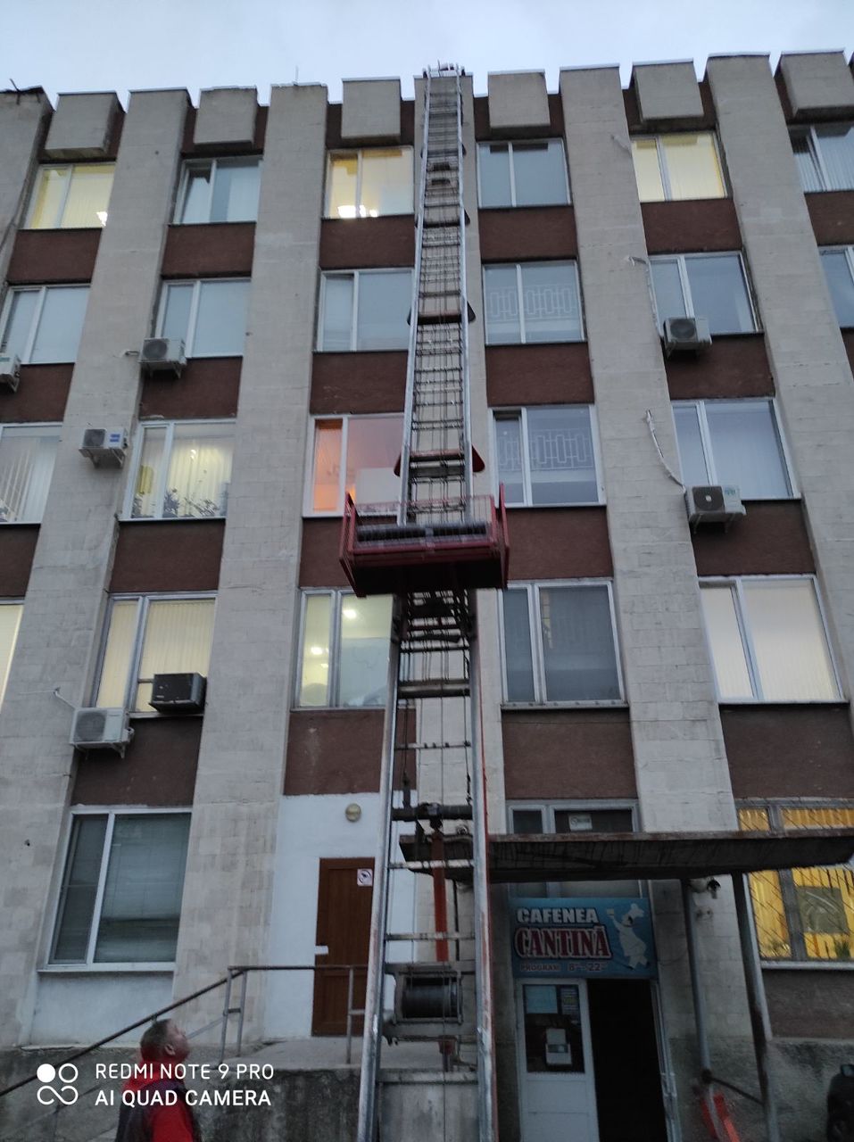 Lift mobil, auto lift de ridicare a materialelor de constructii foto 2