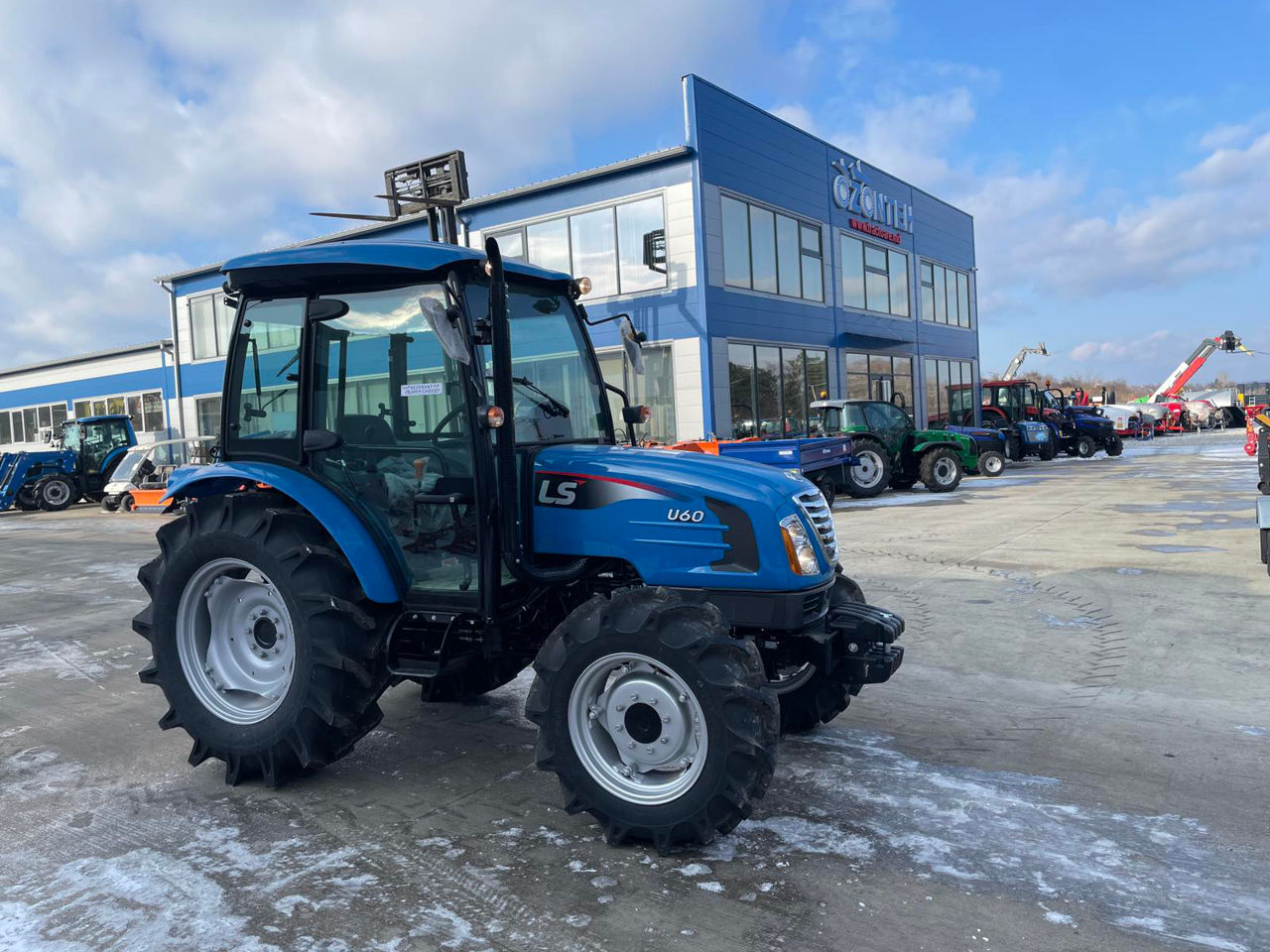 Tractor Ls Model U60 Cab, 57 Cp фото 0