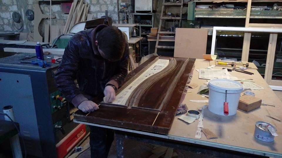 Vopsirea și resteuratiea usi mobila mese scaune ... foto 4
