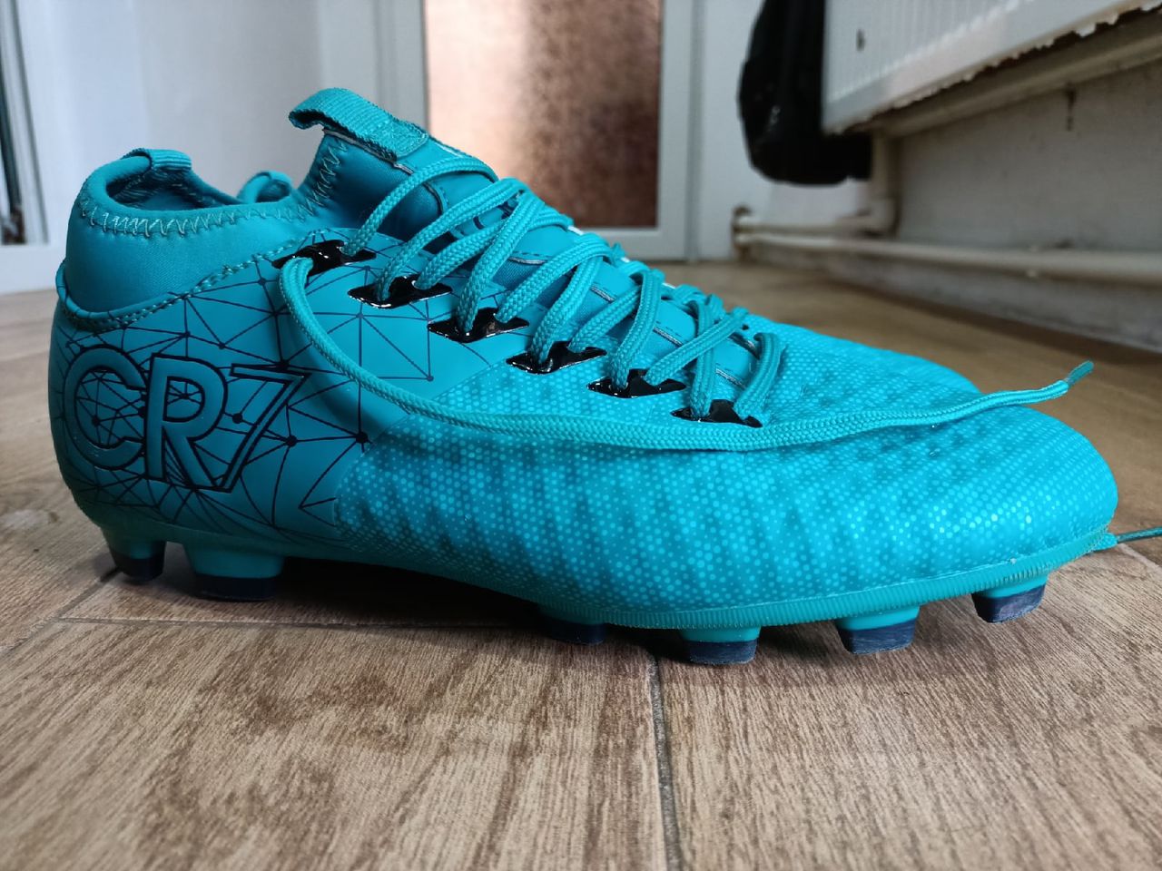 Бутсы CR7 , 42 размер (новые)