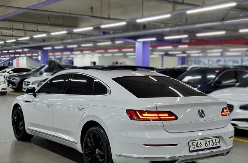 Volkswagen Arteon foto 1