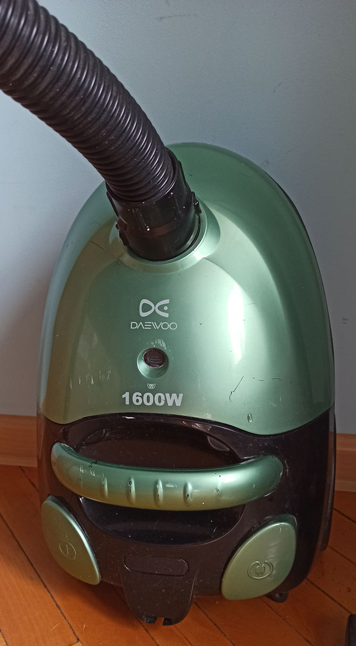 Пылесос дэу 1600