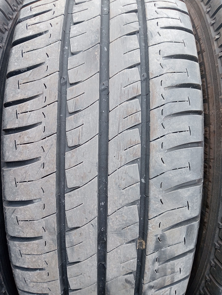235 65 R16C Michelin Agilis de vara  foto 2