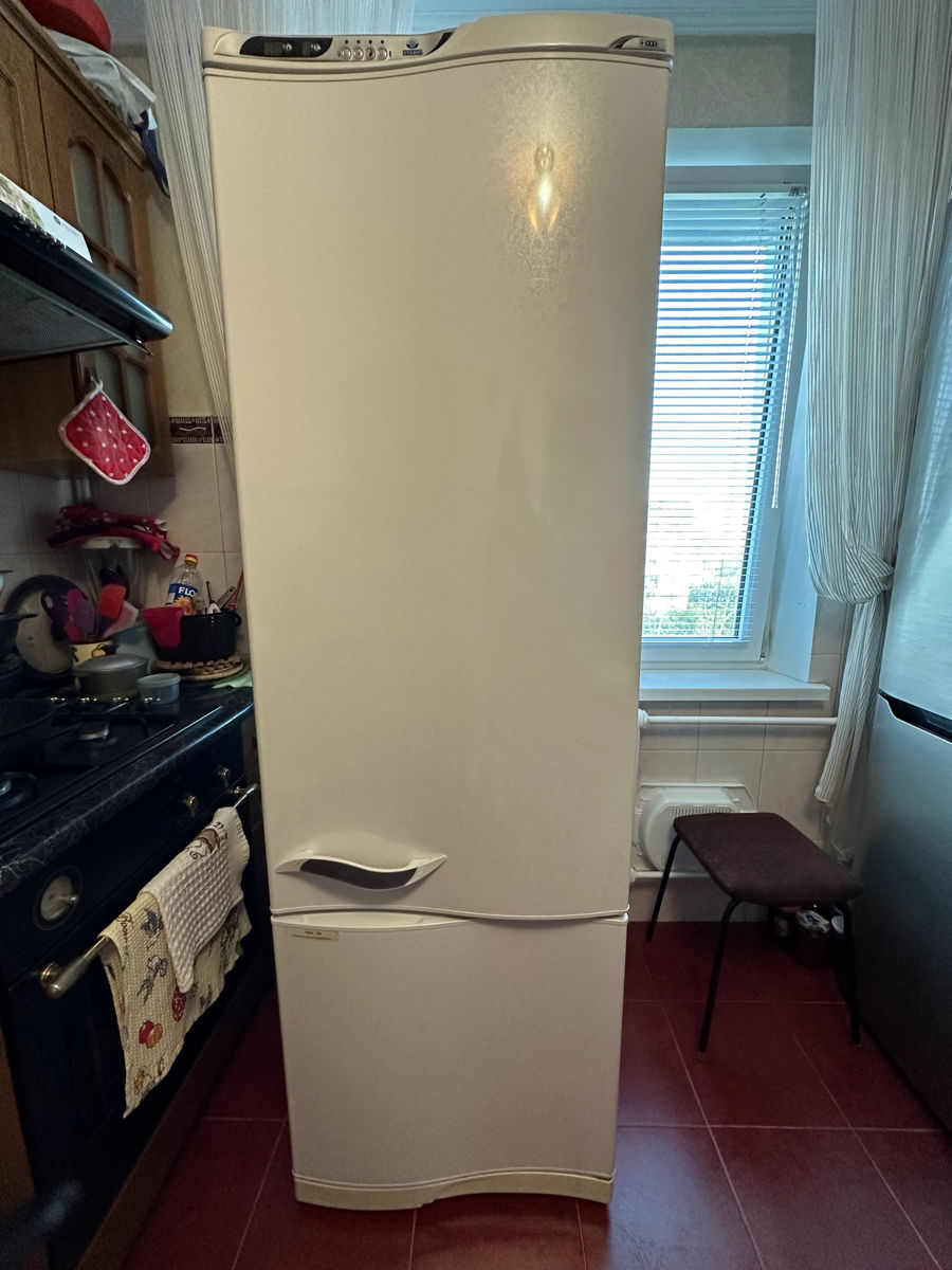 Продам холодильник