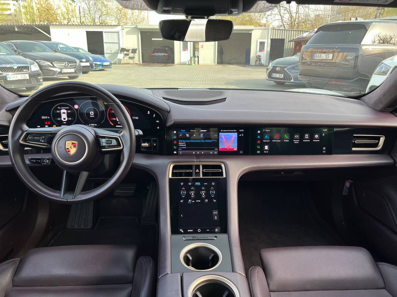 Porsche Taycan foto 8