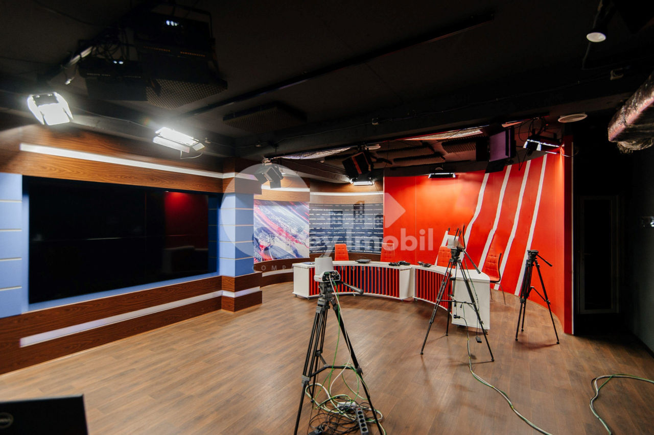 Oficiu cu o suprafață de 300 mp, Centru, 450000 € ! foto 7