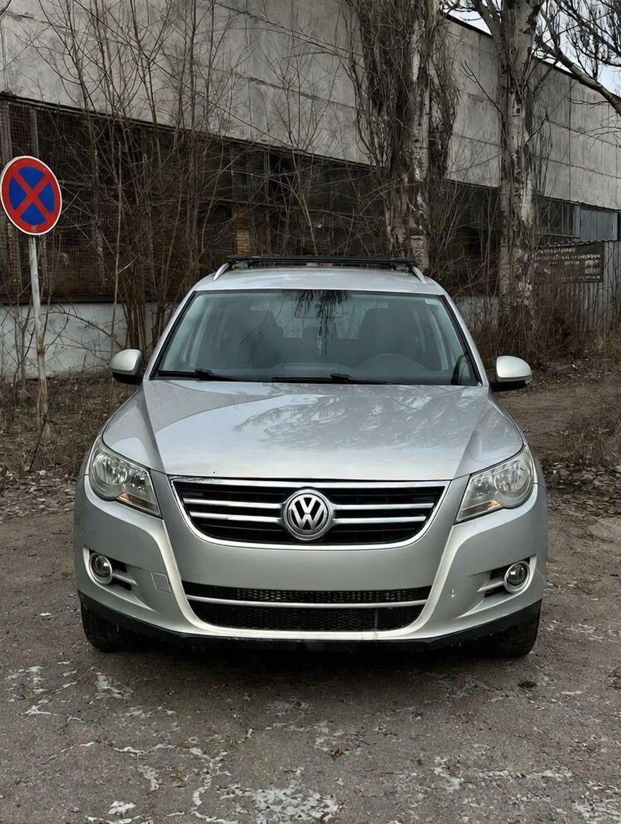 Volkswagen Tiguan 2010 г. с пробегом 220000 км, Бензин, 8000 $