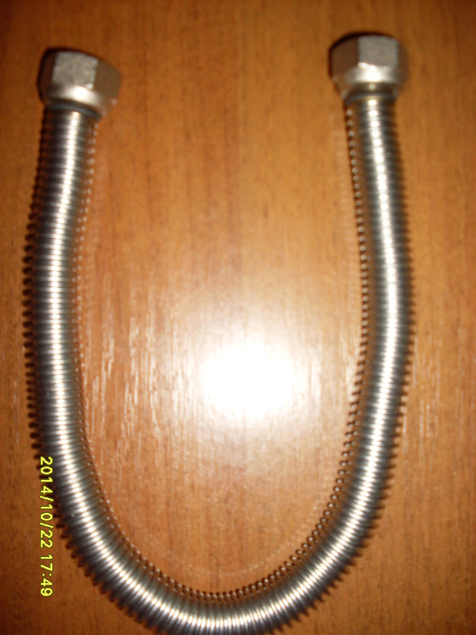 Гофра из нержавейки расстягивается до 50 см. кран полипропелен диаметр ...