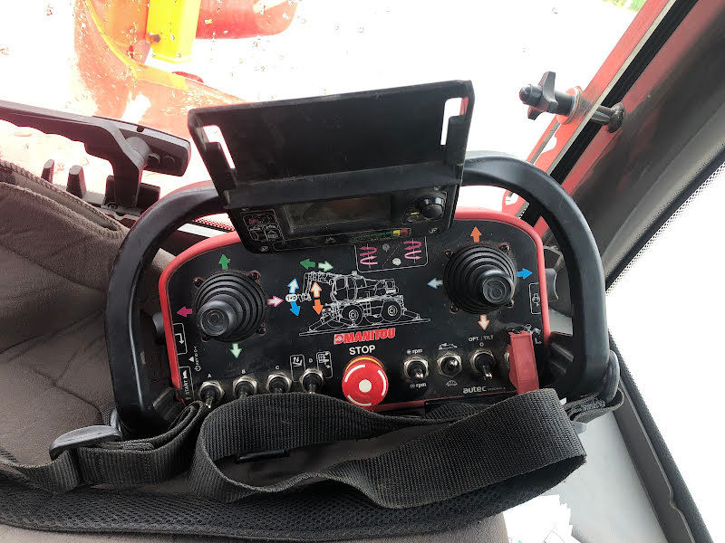 Телескопический погрузчик с поворотной башней Manitou MRT2470 фото 7