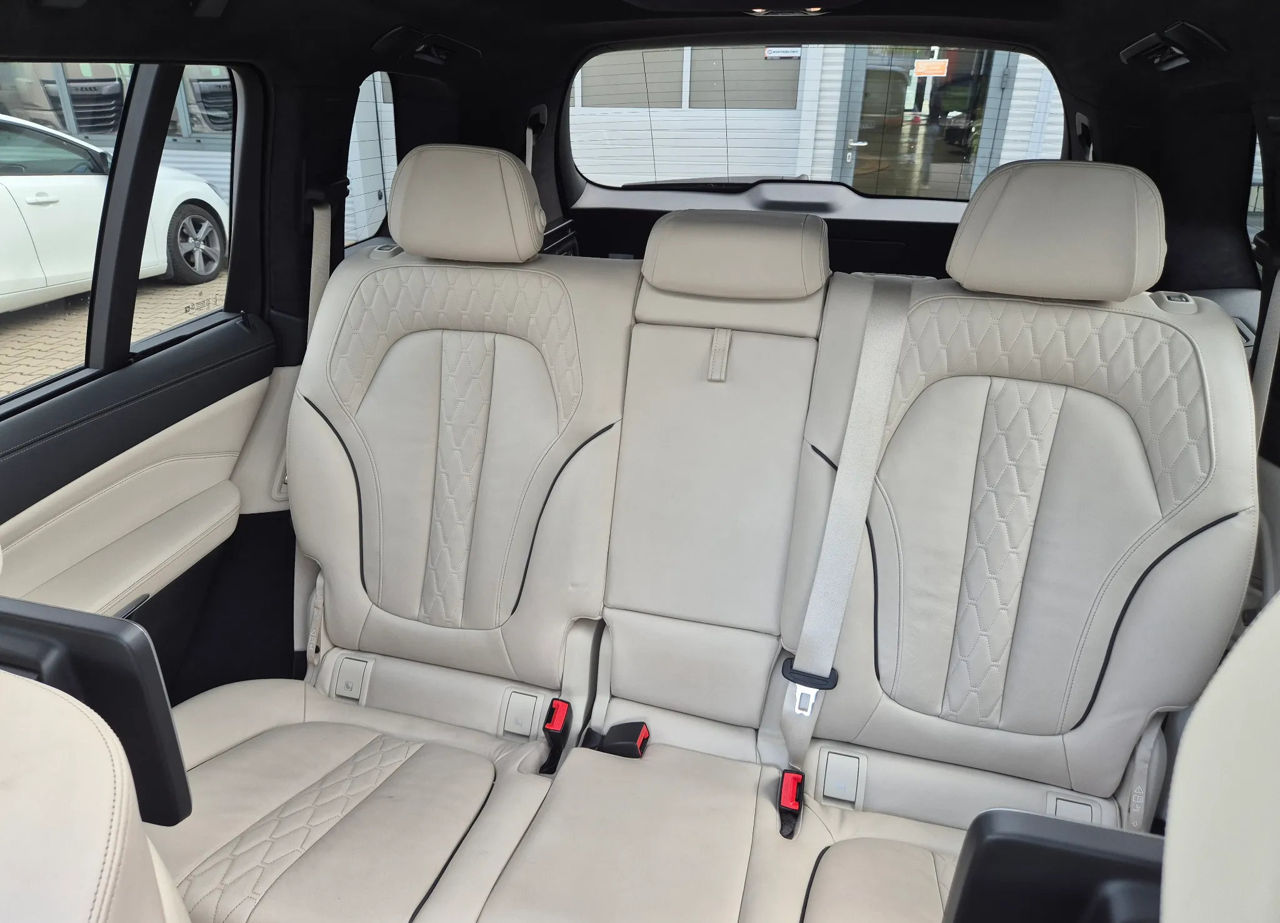BMW X7 foto 16