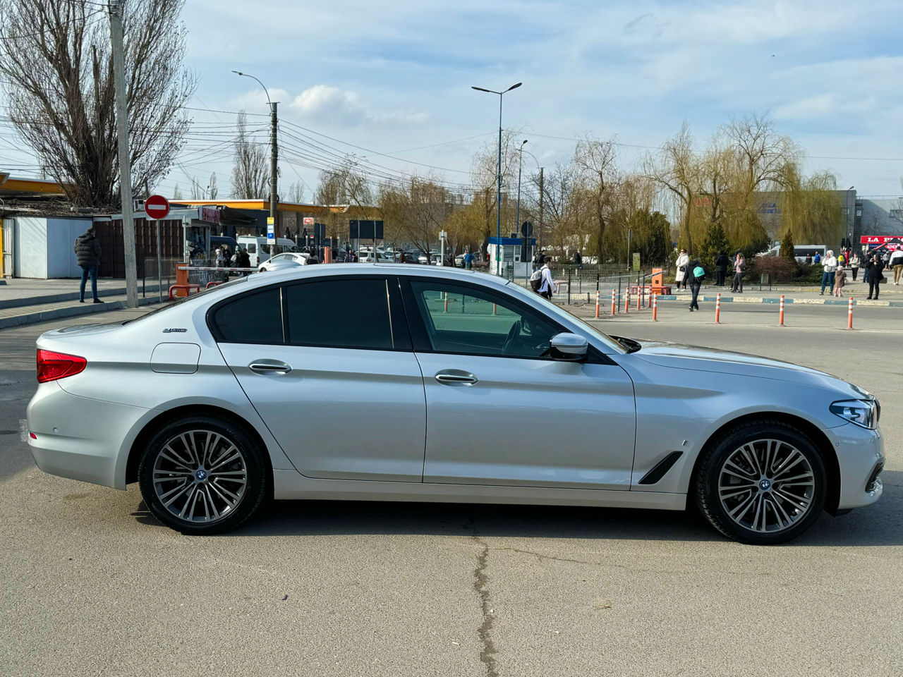 BMW 5 Series foto 4