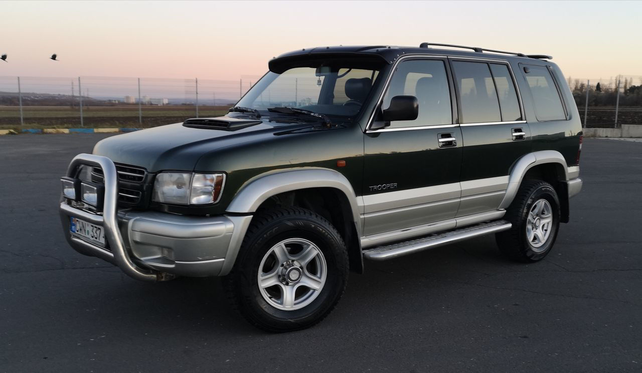 Isuzu Trooper foto 0