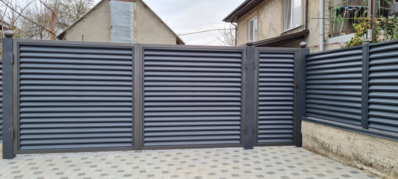 Porti din jaluzele metalice si de tip rancho/ ворота жалюзи, ранчо foto 3