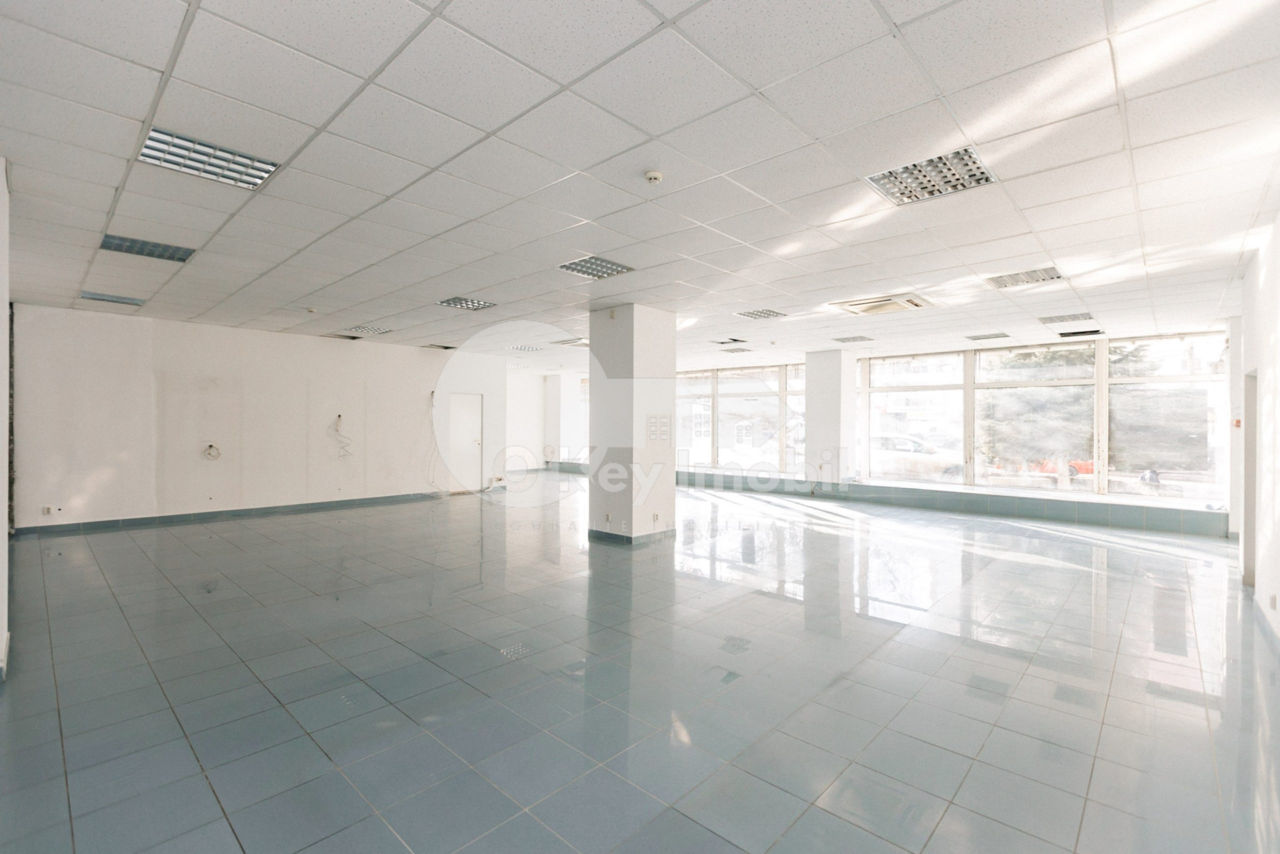 Vânzare! Spațiu comercial, 215 mp, Botanica, 420 000 € foto 2