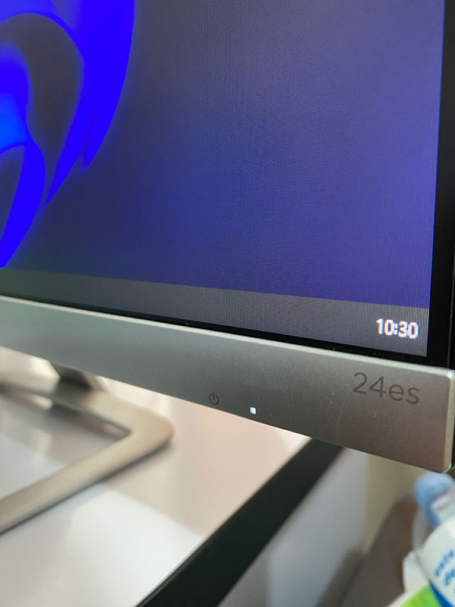 Monitor HP 24 ES foto 1