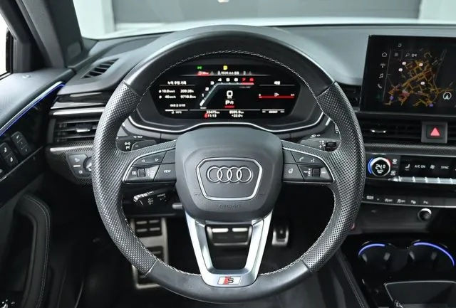 Audi S4 foto 12