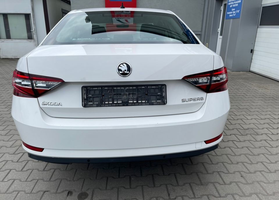 Skoda Superb фото 6