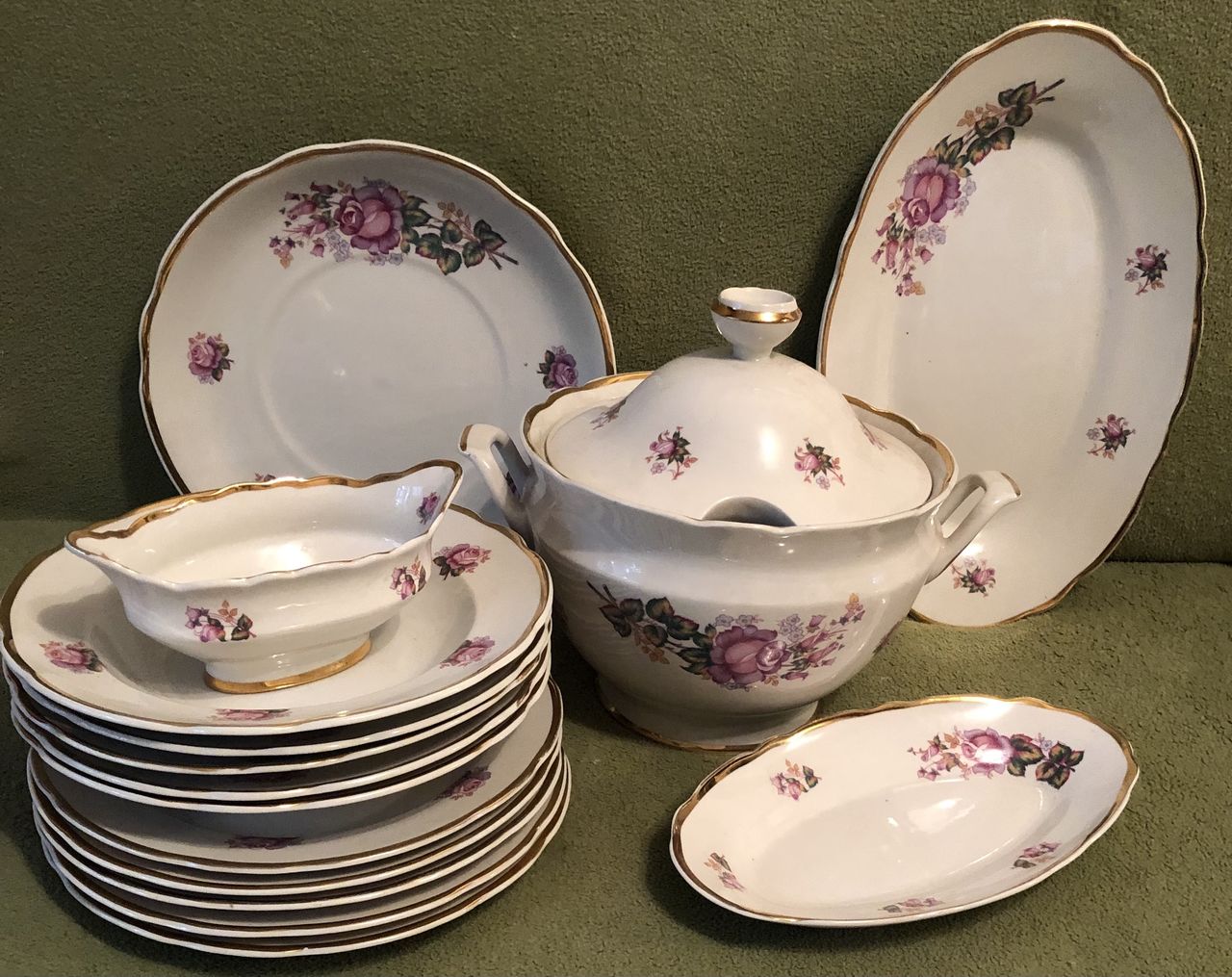 Сервизы. Чашки с блюдцем. Набор для специй. Кружки. Миксер. Гусятница ...