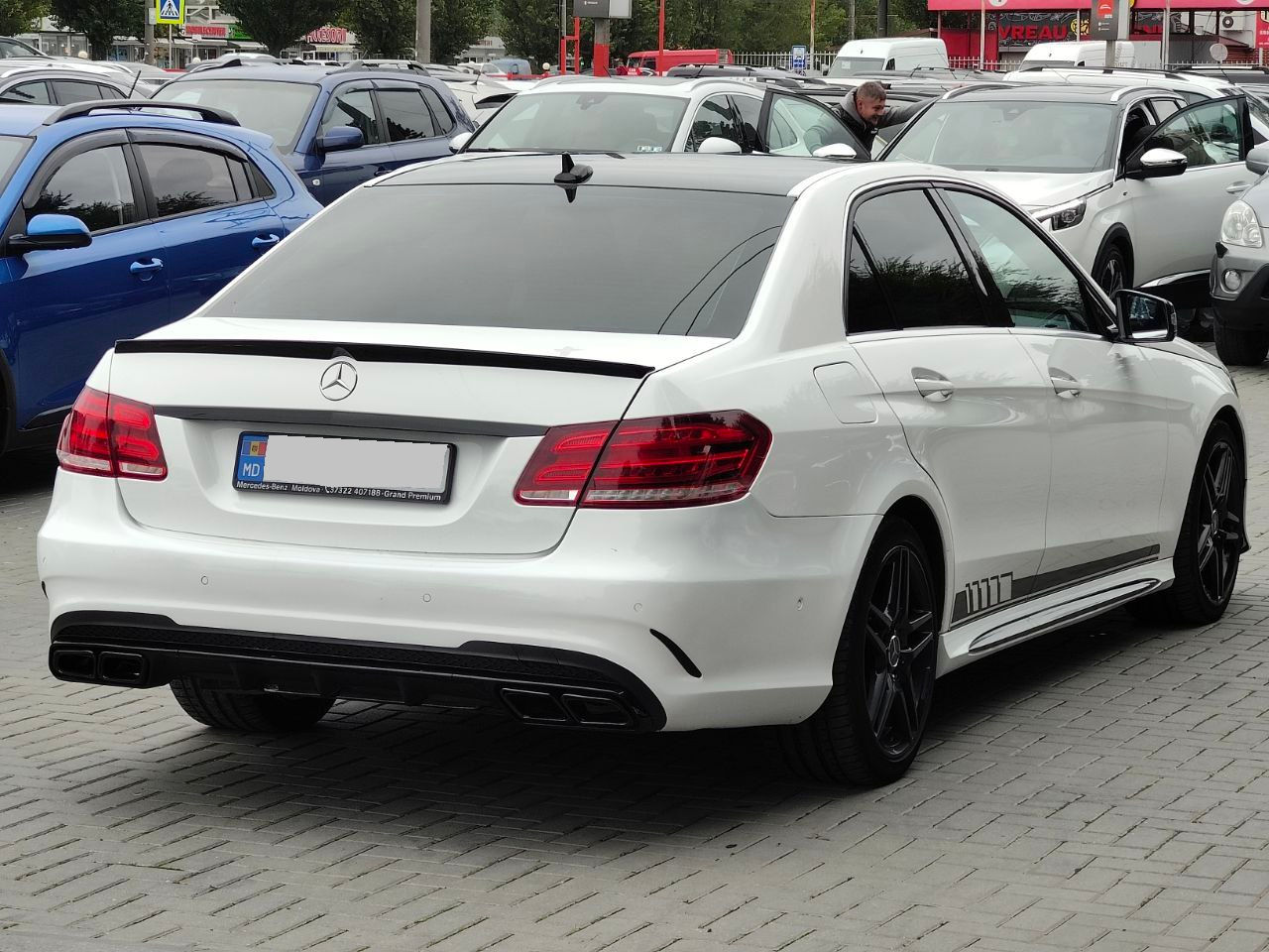 Mercedes E-Class foto 2