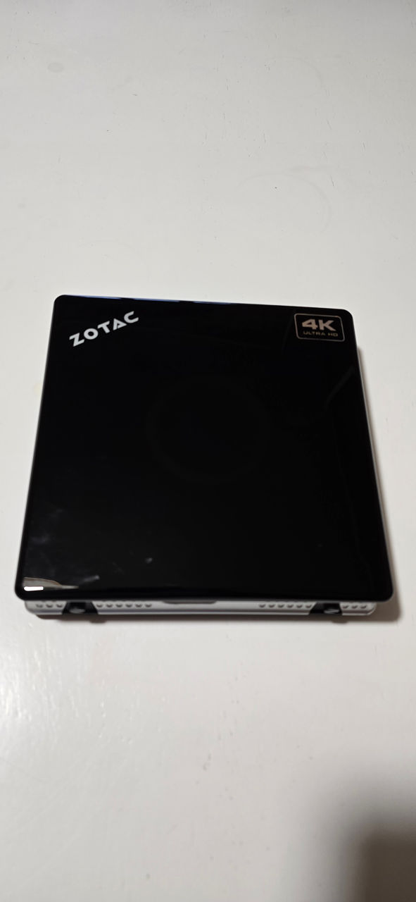 Zotac Zbox-MI520 foto 0