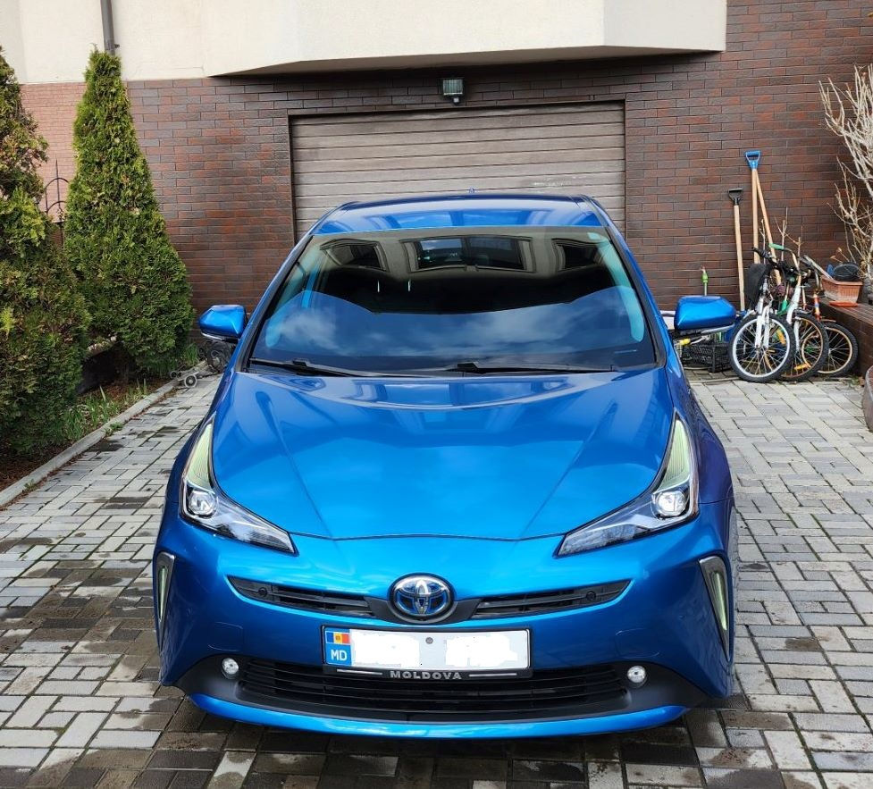 Toyota Prius фото 2