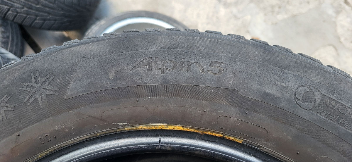 Шины 215/65 R16 Michelin  foto 2