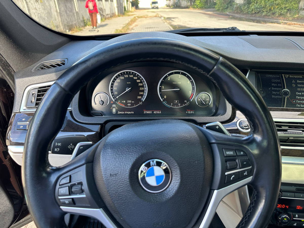 BMW 5 Series foto 4
