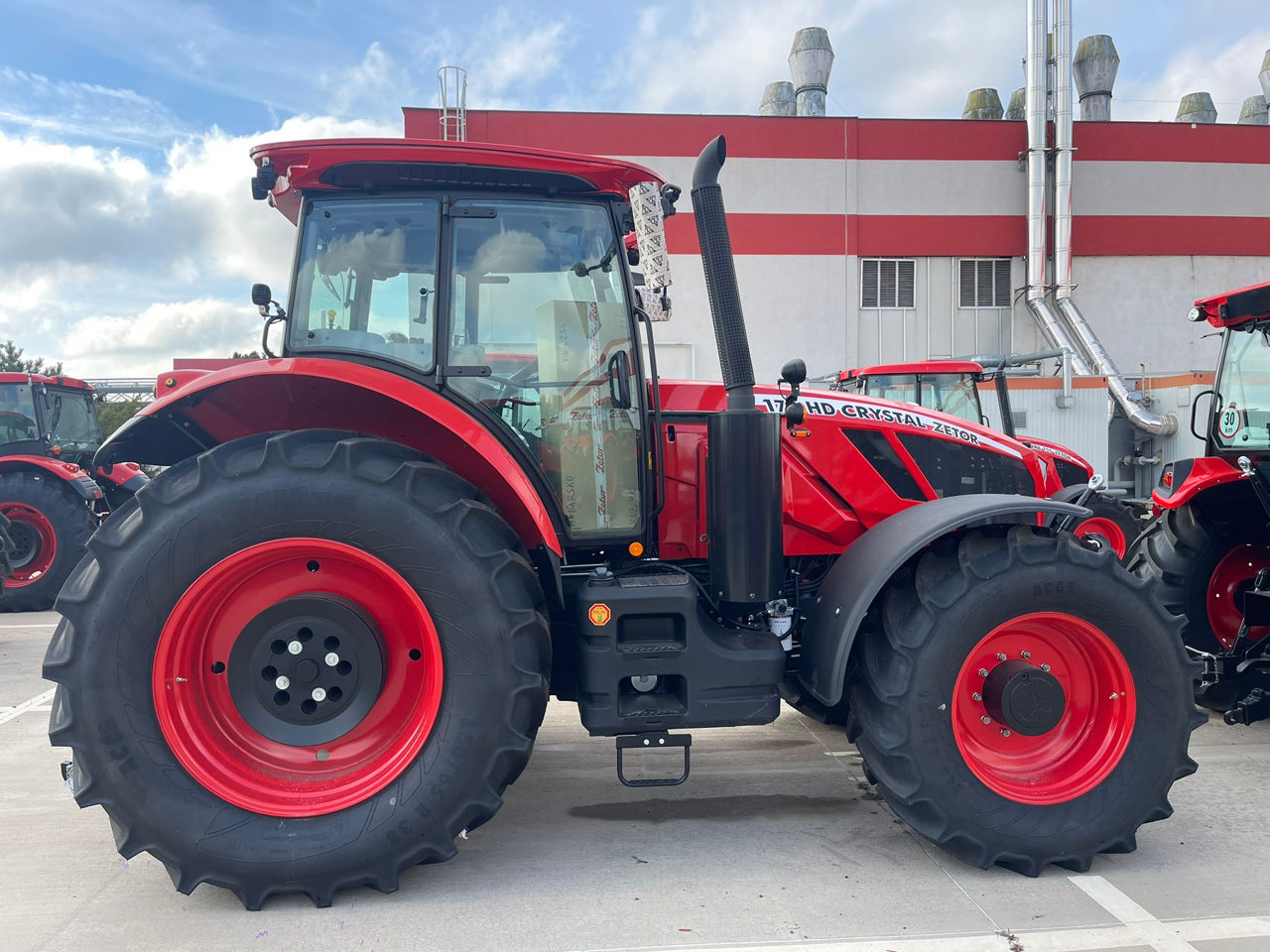 Tractor Zetor 170 Crystal 170 c.p. фото 1