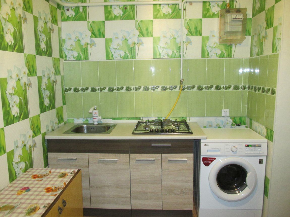 Обивка и ремонт мебели!!