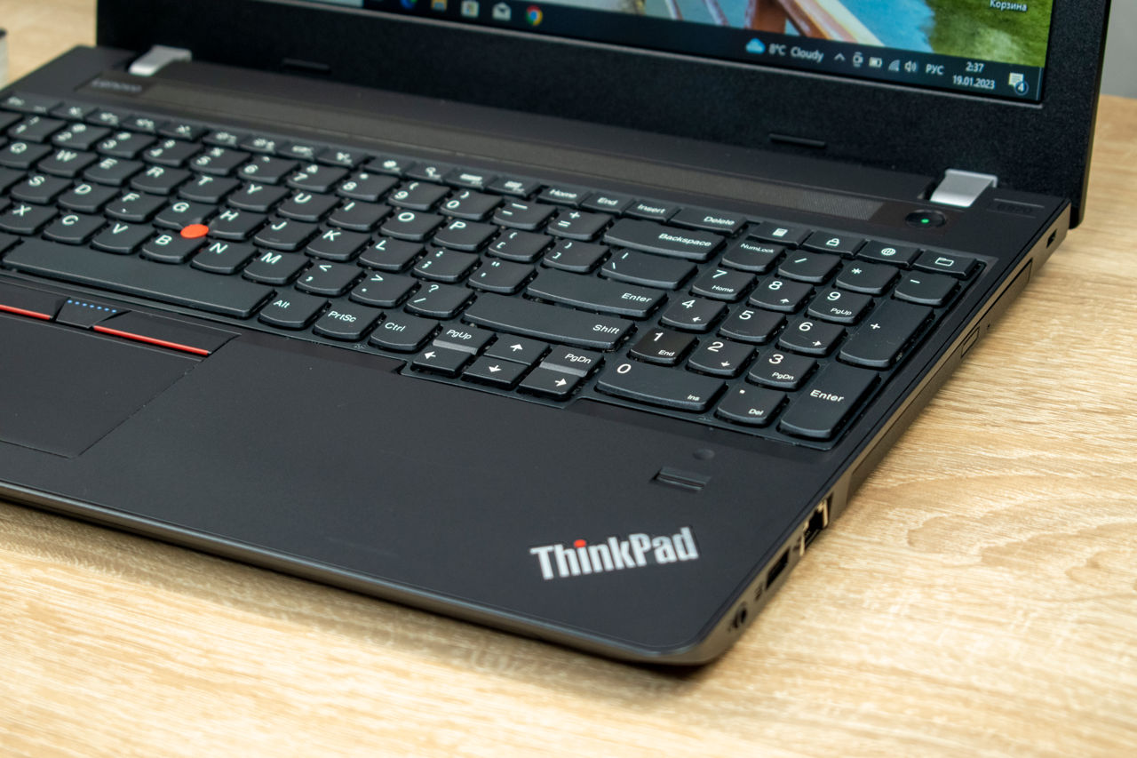 Lenovo ThinkPad E570/ Core I5 7200U/ 8Gb Ram/ 256Gb SSD/ 15.6" HD!! foto 6