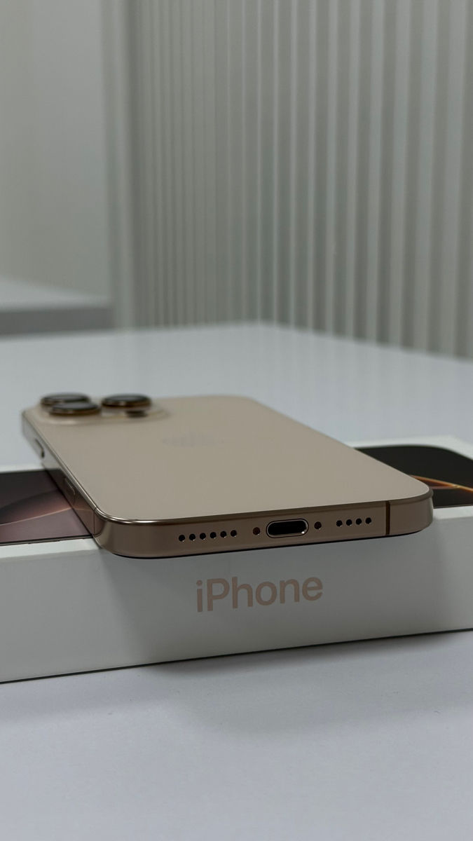 Vând IPhone 16 PRO MAX 256GB