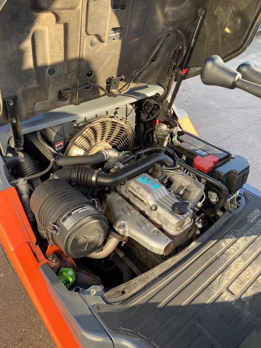 Stivuitor Toyota diesel 2t foto 3