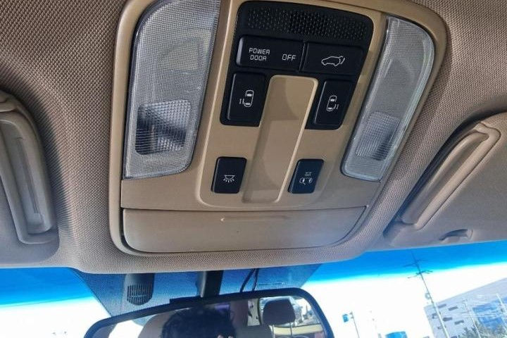 KIA Carnival фото 8