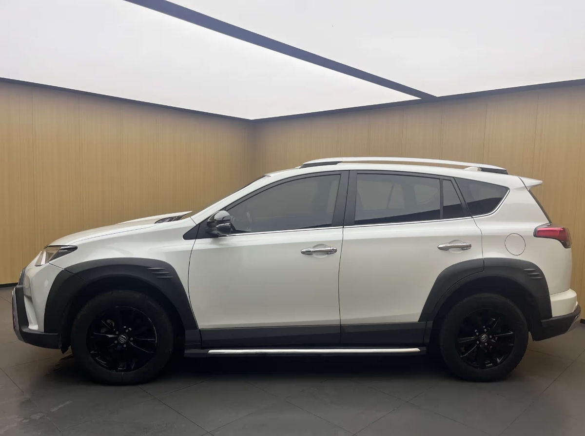 Toyota Rav 4 foto 2