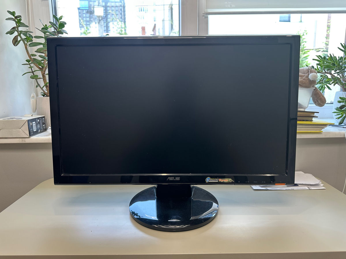 Asus 23” Full HD foto 0