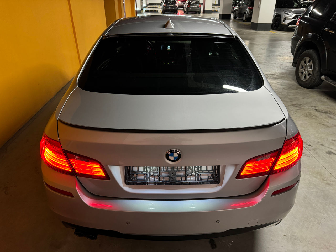 BMW 5 Series foto 4