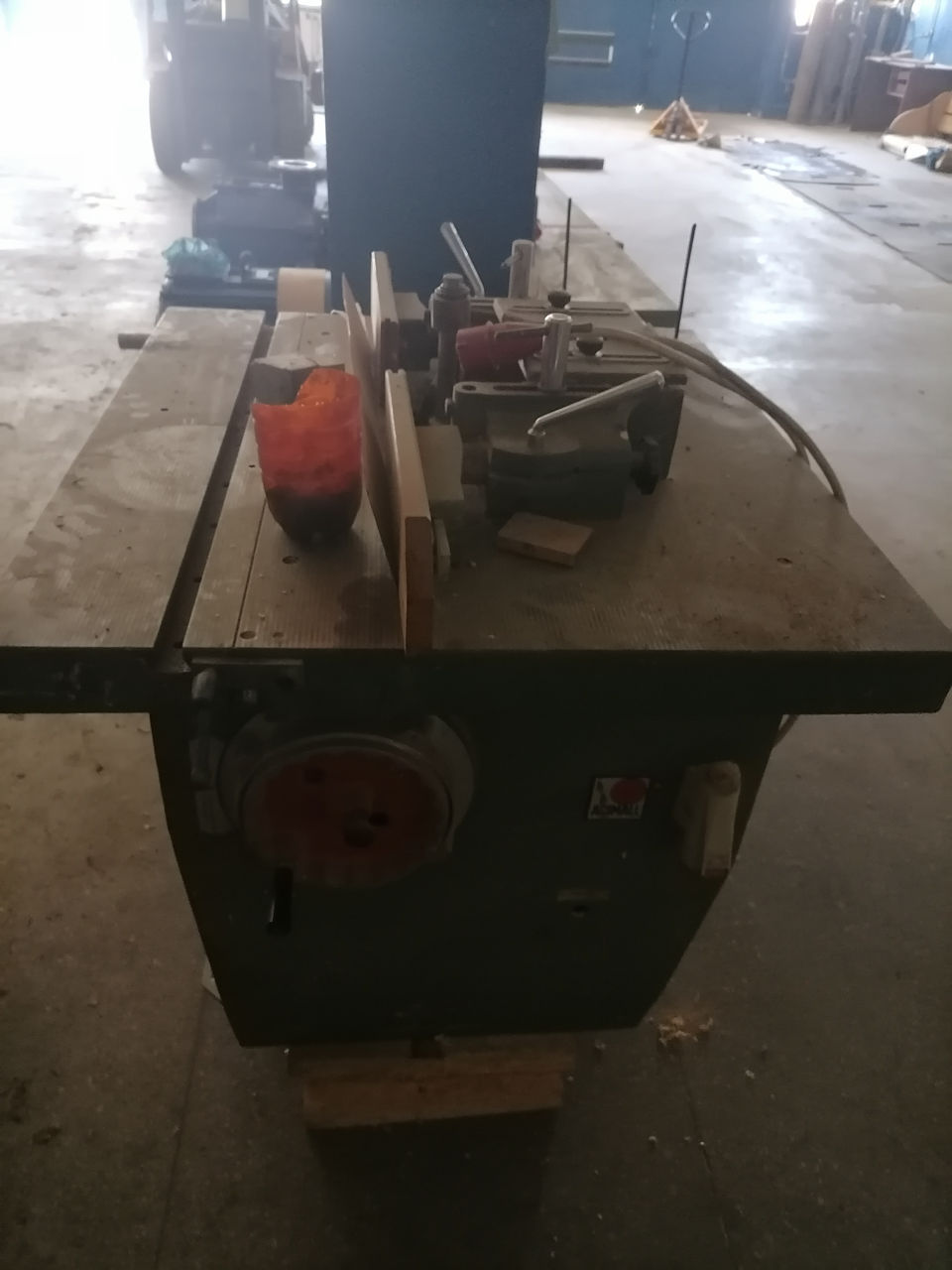 Mașina de frezat cu masă mobilă SCM T 120 фрезер с кареткой  foto 2
