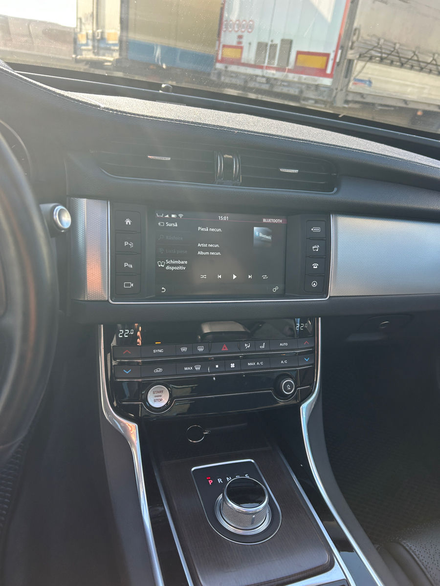 Jaguar XF foto 6