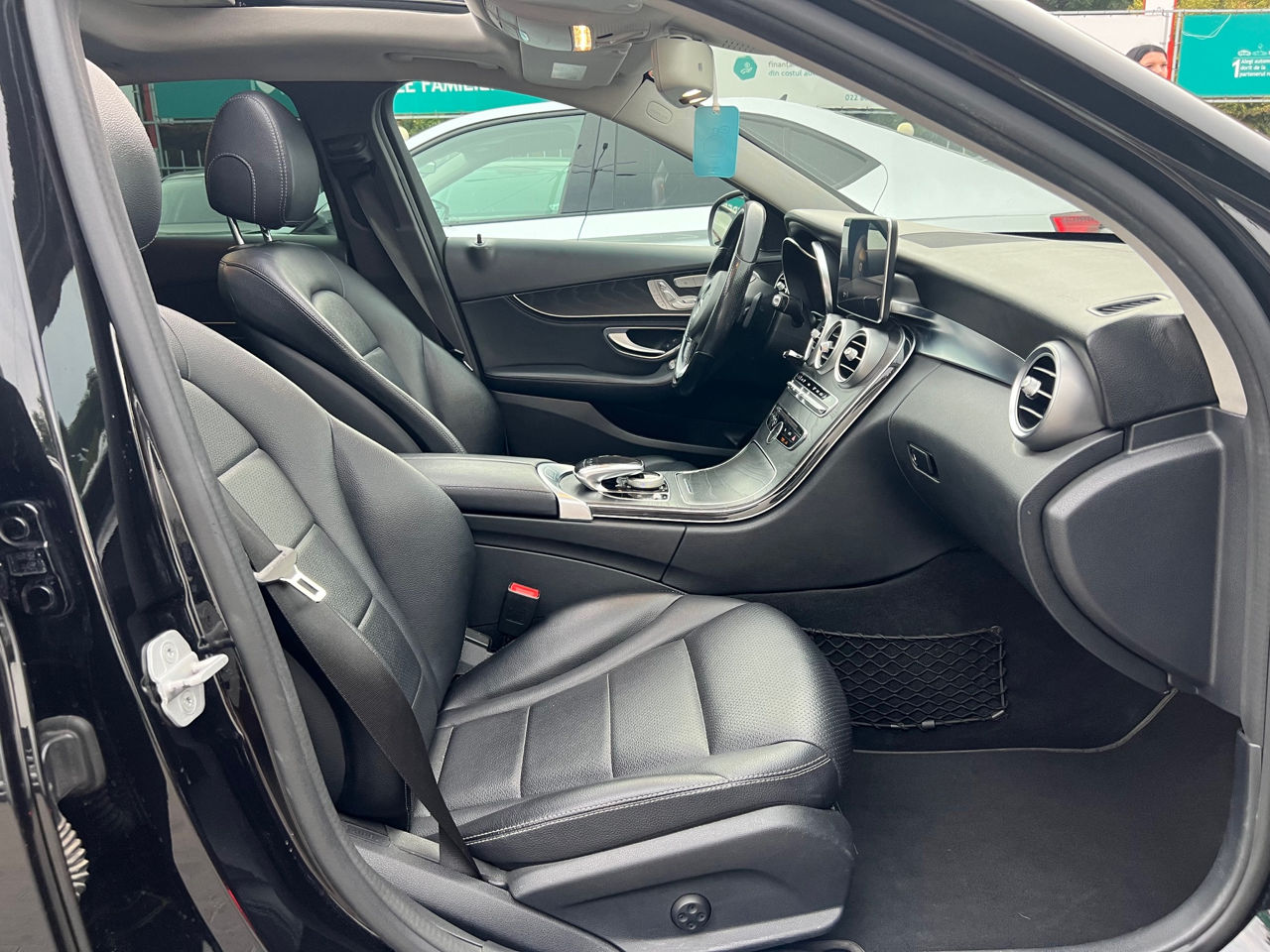 Mercedes C-Class foto 7