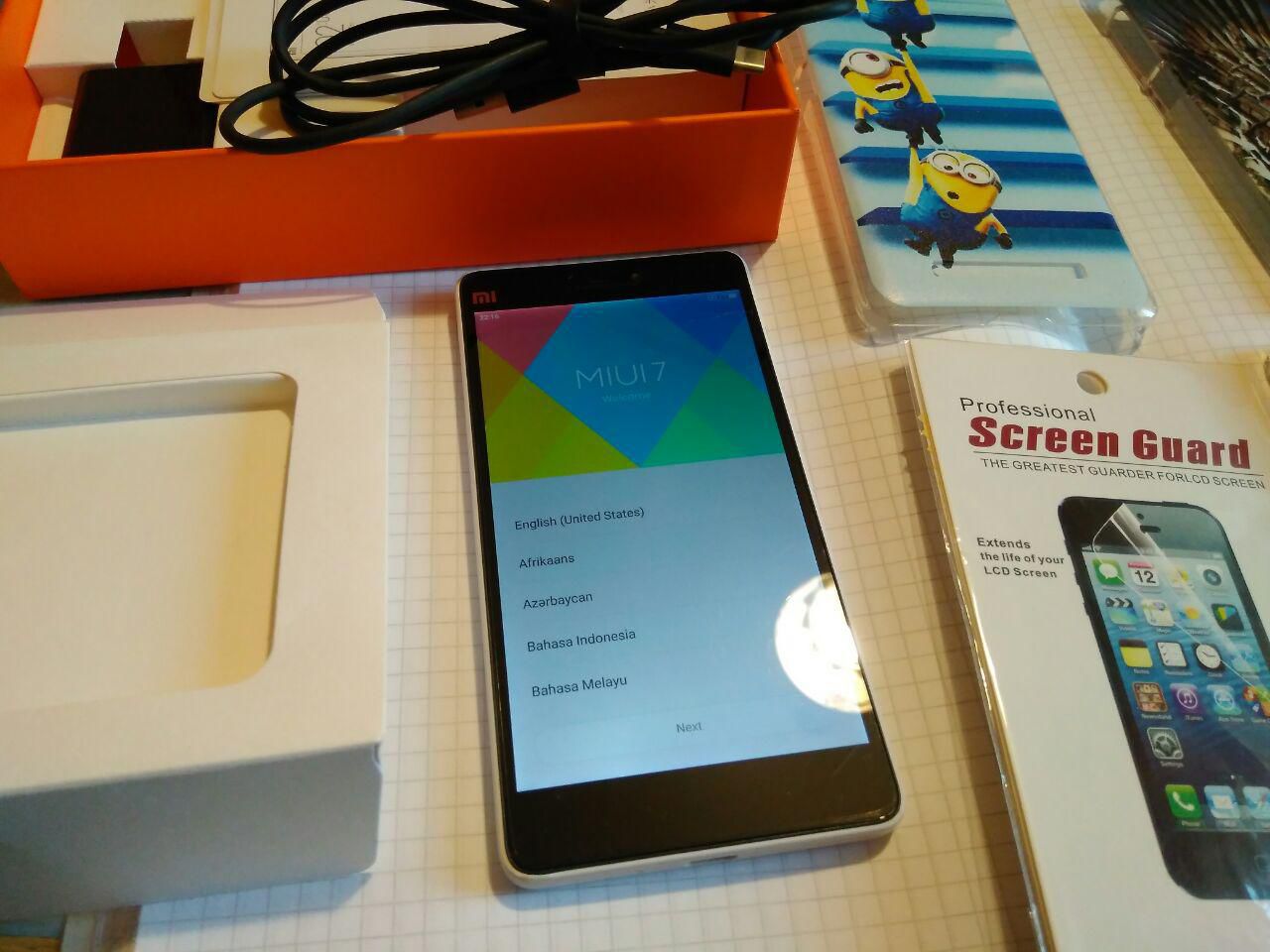 продаю Xiaomi Mi4С в хорошем состоянии + пленка и чехлы на выбор (не  обмениваю!)